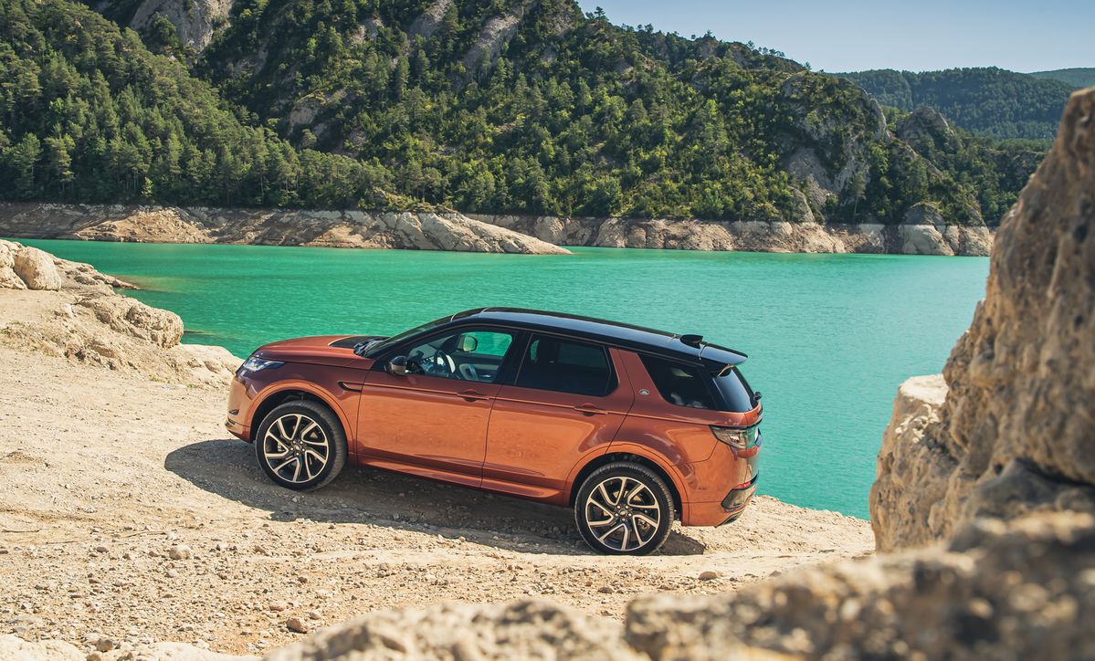 First drive: Land Rover's 2020 Discovery Sport - Executive ...