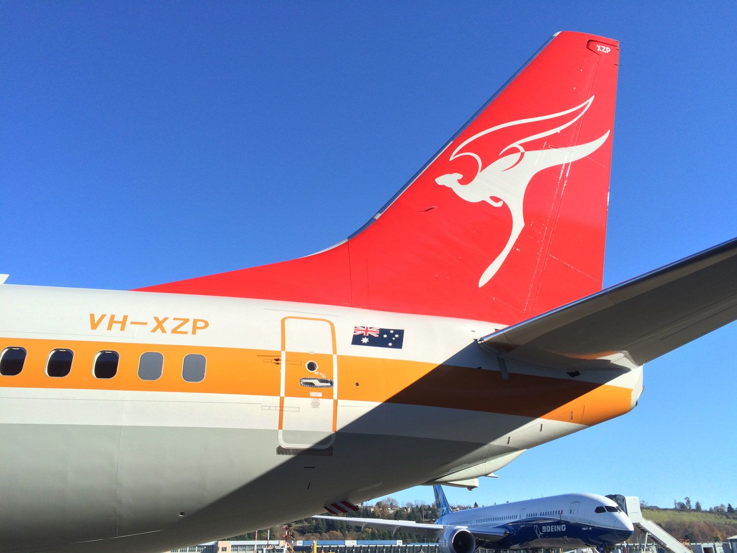 Qantas reveals &amp;quot;flying kangaroo&amp;quot; livery on Boeing 737 - Executive Traveller