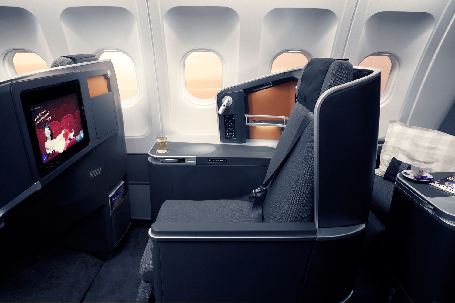 SAS reveals new Airbus A350, Airbus A321LR business class - Executive ...